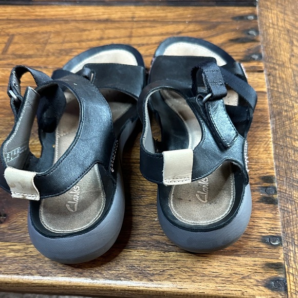 Clarks Tri-Clover Sandals - Picture 4 of 5